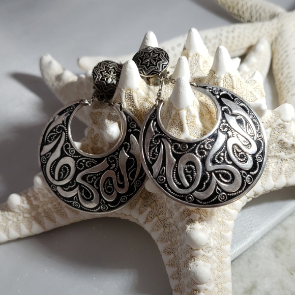 Fabulous clip on vintage earrrings - Picture 3 of 3